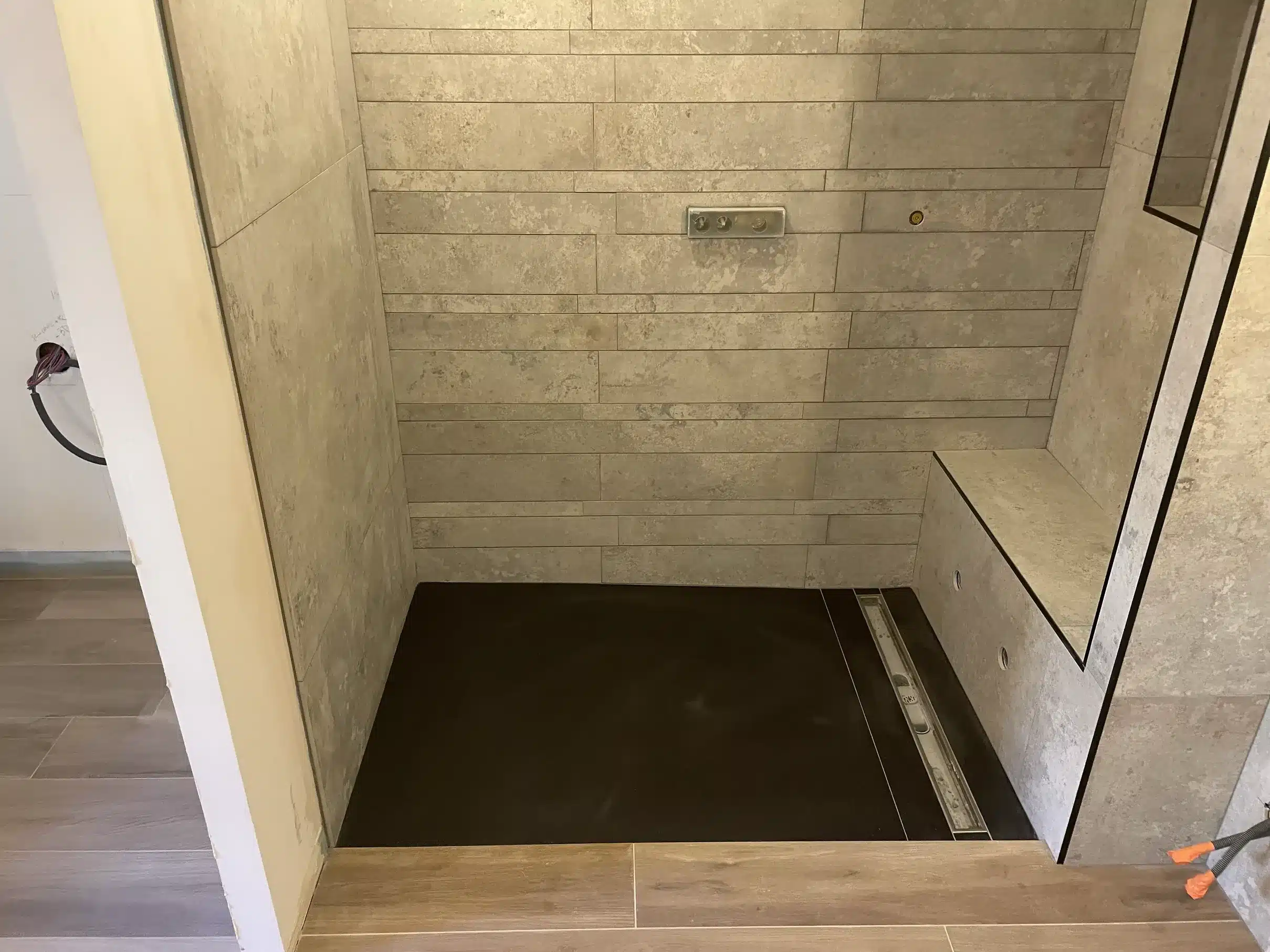 pinaud maçonnerie île de ré dallage carrelage salle de bains