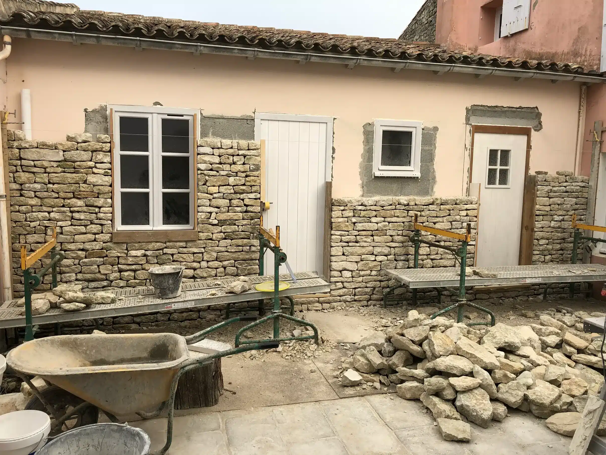 pinaud maçonnerie île de ré dallage carrelage salle de bains